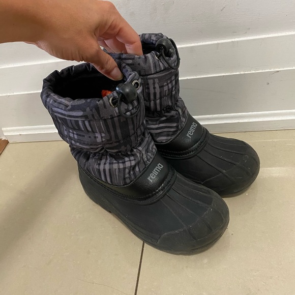 Snow boots - Picture 3 of 3